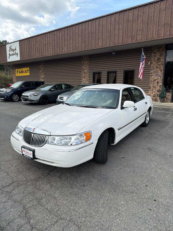 Lincoln Town Car 4dr Sdn Signature 1999
