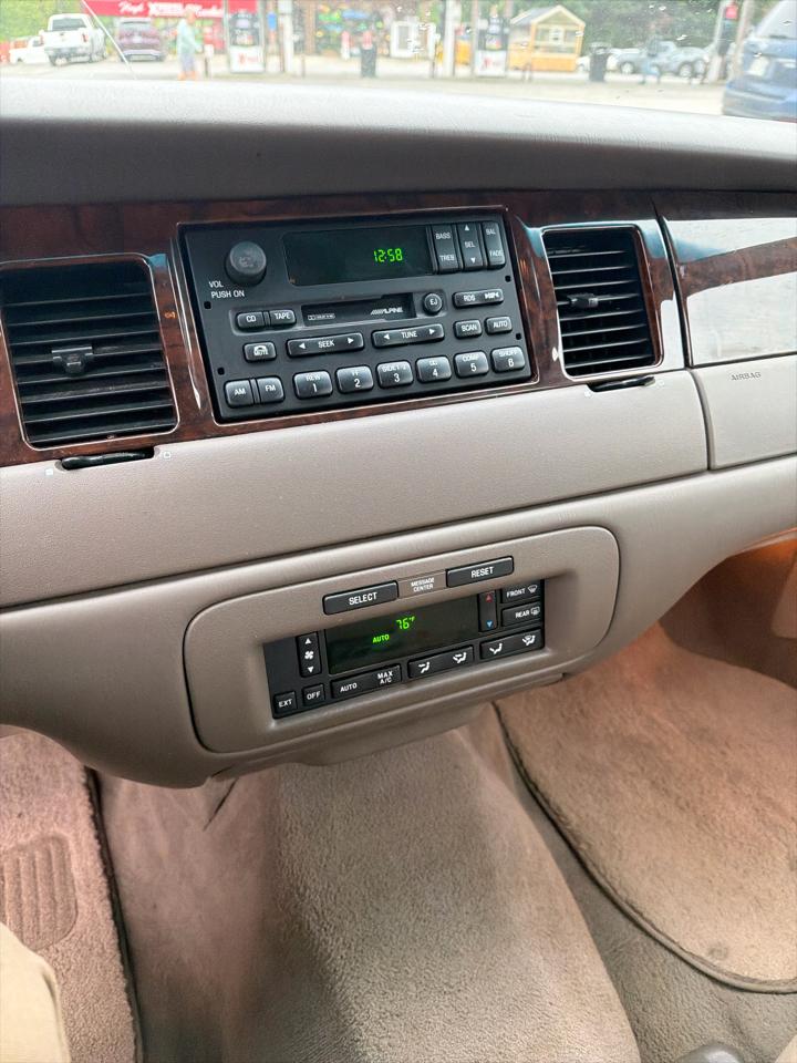 Lincoln Town Car 4dr Sdn Signature 1999