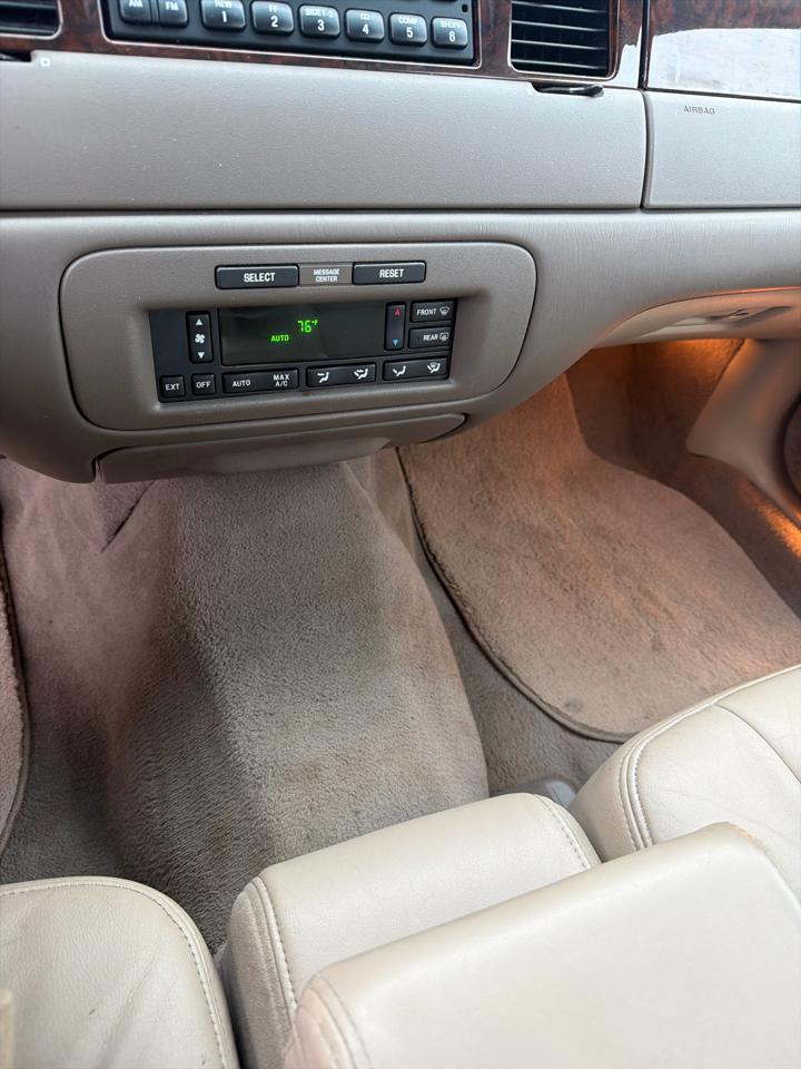 Lincoln Town Car 4dr Sdn Signature 1999