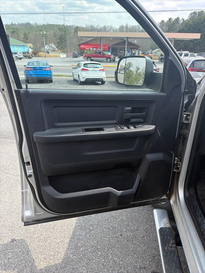 RAM 3500 4WD Crew Cab 169" Tradesman 2015