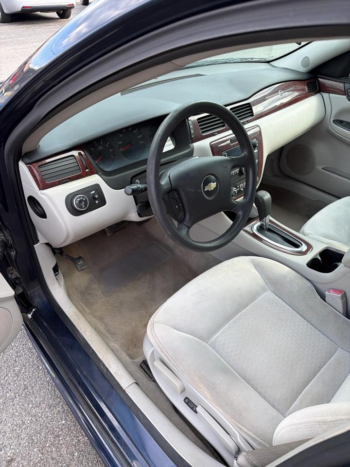 Chevrolet Impala 4dr Sdn LS 2009