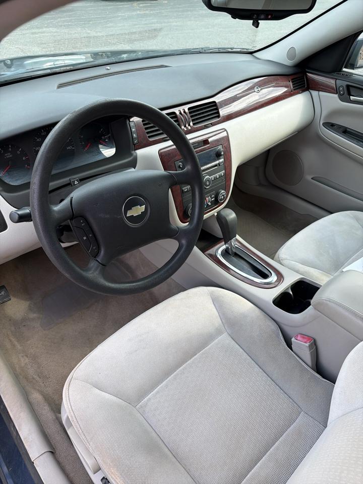 Chevrolet Impala 4dr Sdn LS 2009