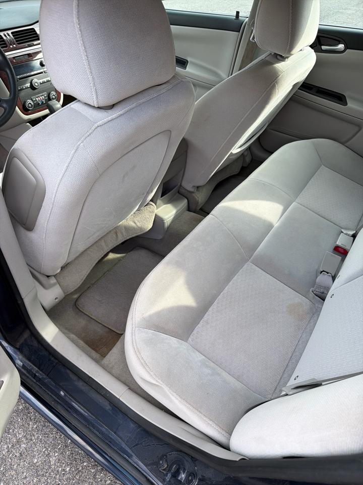 Chevrolet Impala 4dr Sdn LS 2009