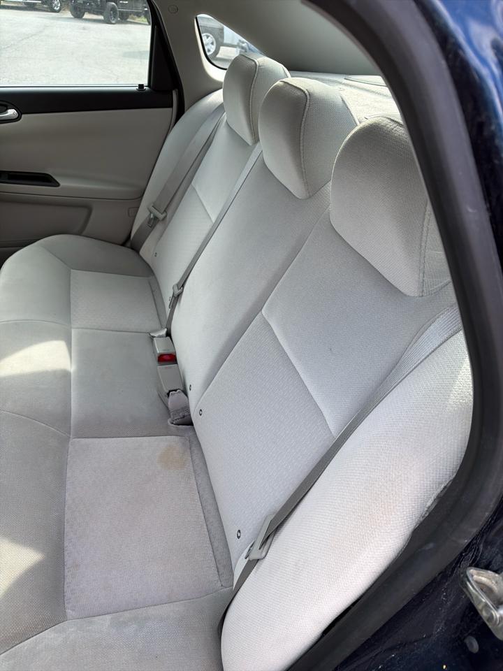 Chevrolet Impala 4dr Sdn LS 2009