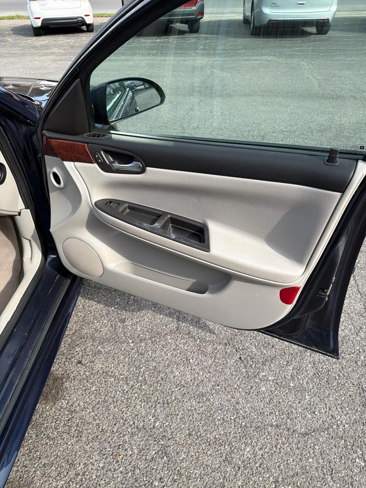 Chevrolet Impala 4dr Sdn LS 2009