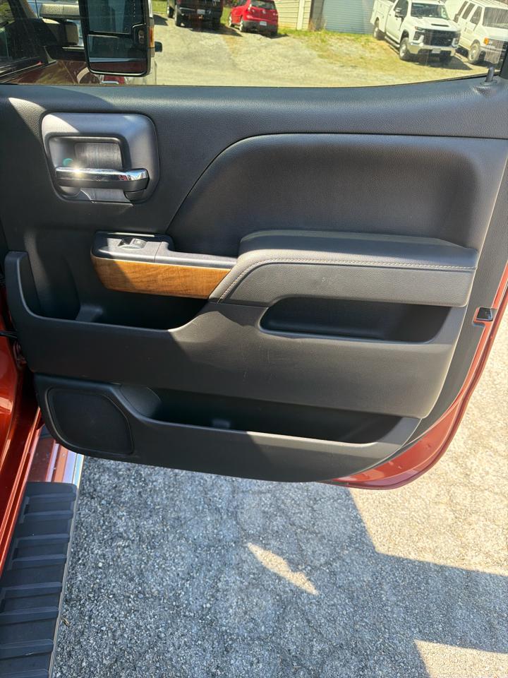 Chevrolet Silverado 1500 4WD Crew Cab 143.5" LTZ w/1LZ 2015