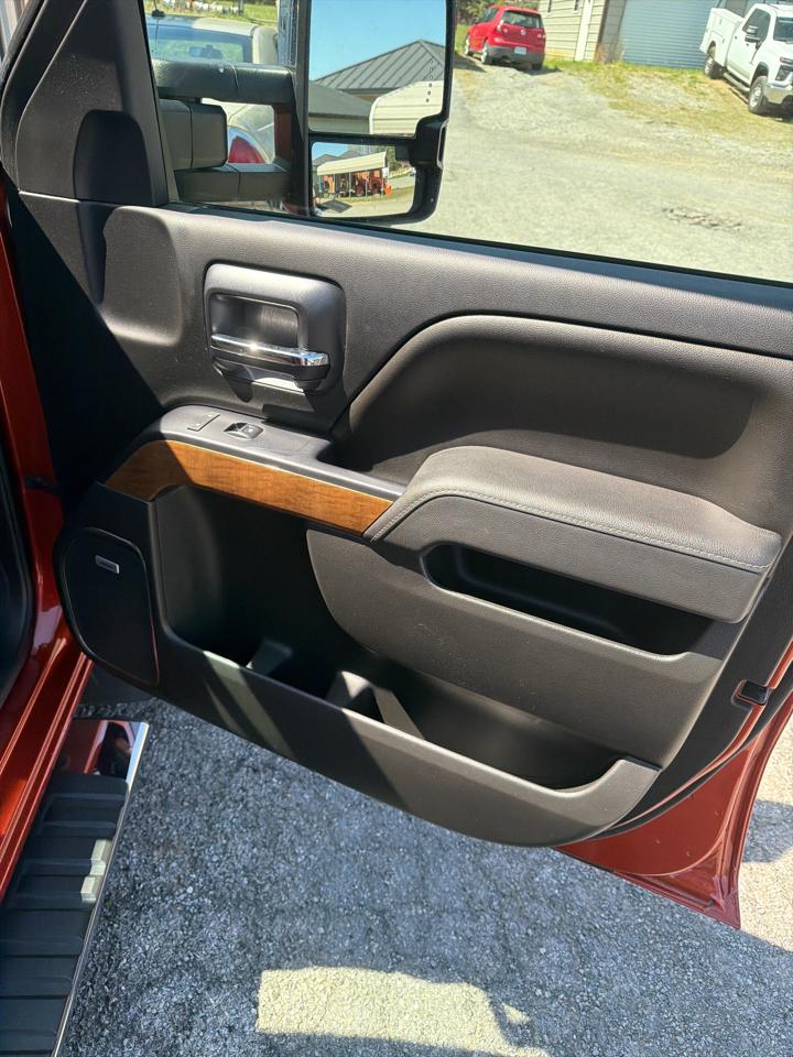 Chevrolet Silverado 1500 4WD Crew Cab 143.5" LTZ w/1LZ 2015