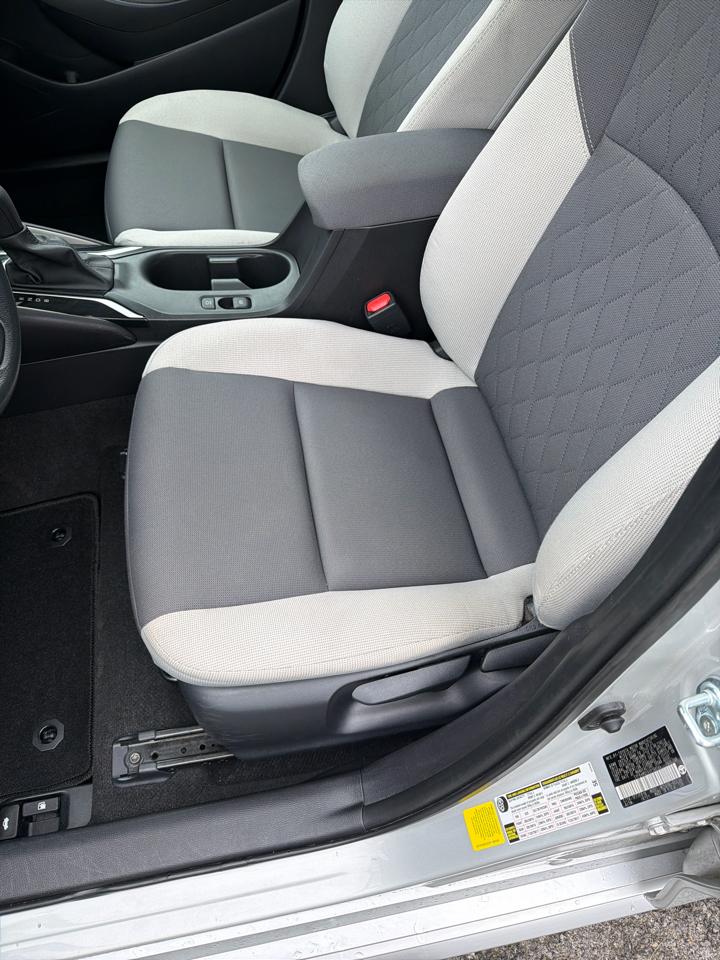 Toyota Corolla LE CVT (Natl) 2025