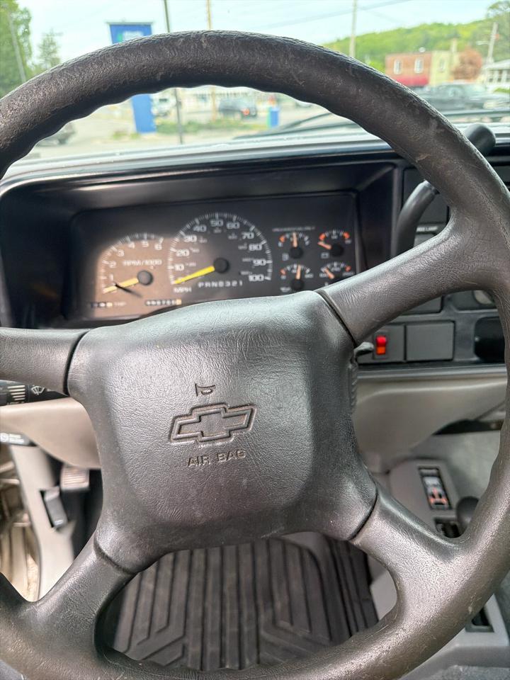 Chevrolet C/K 1500 Work Reg Cab 117.5" WB 4WD 1998
