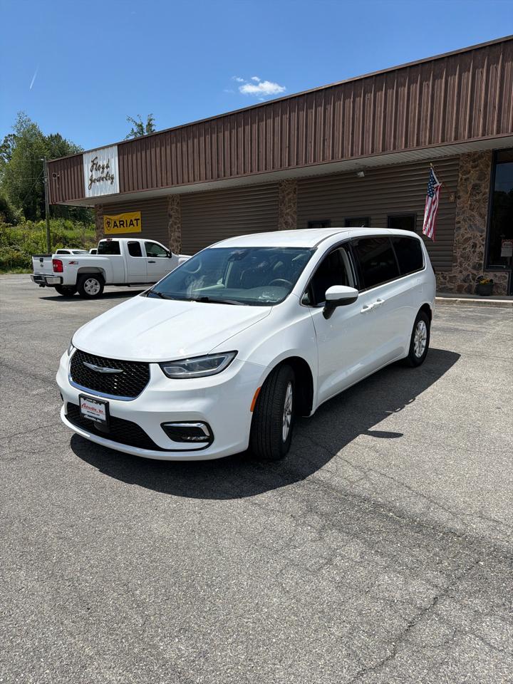 Chrysler Pacifica Touring L FWD 2023
