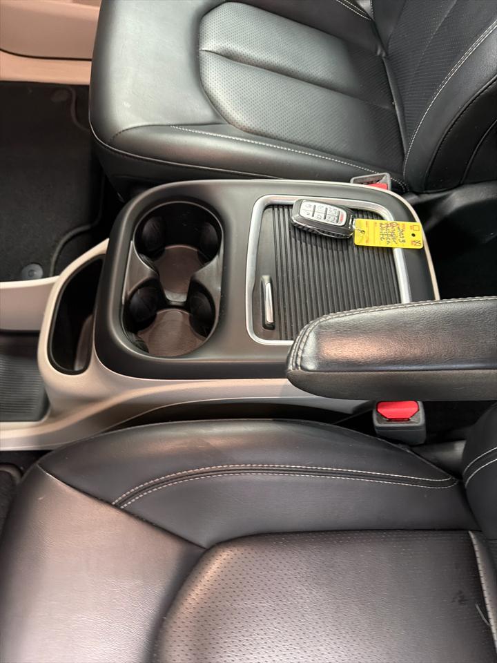 Chrysler Pacifica Touring L FWD 2023