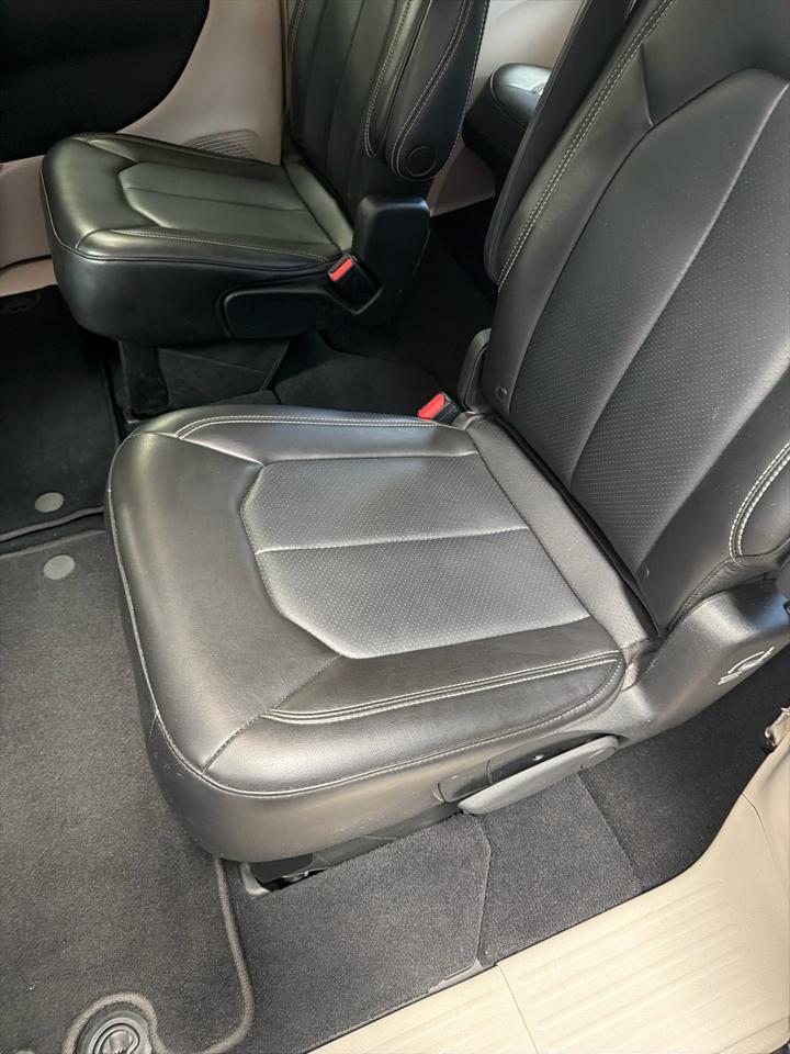 Chrysler Pacifica Touring L FWD 2023