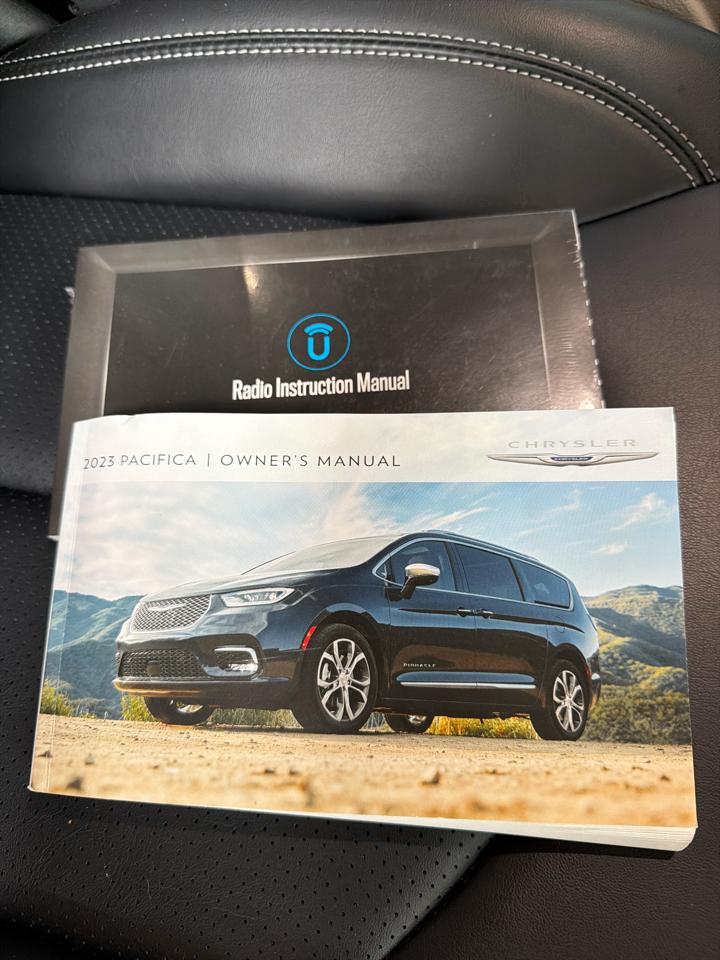 Chrysler Pacifica Touring L FWD 2023