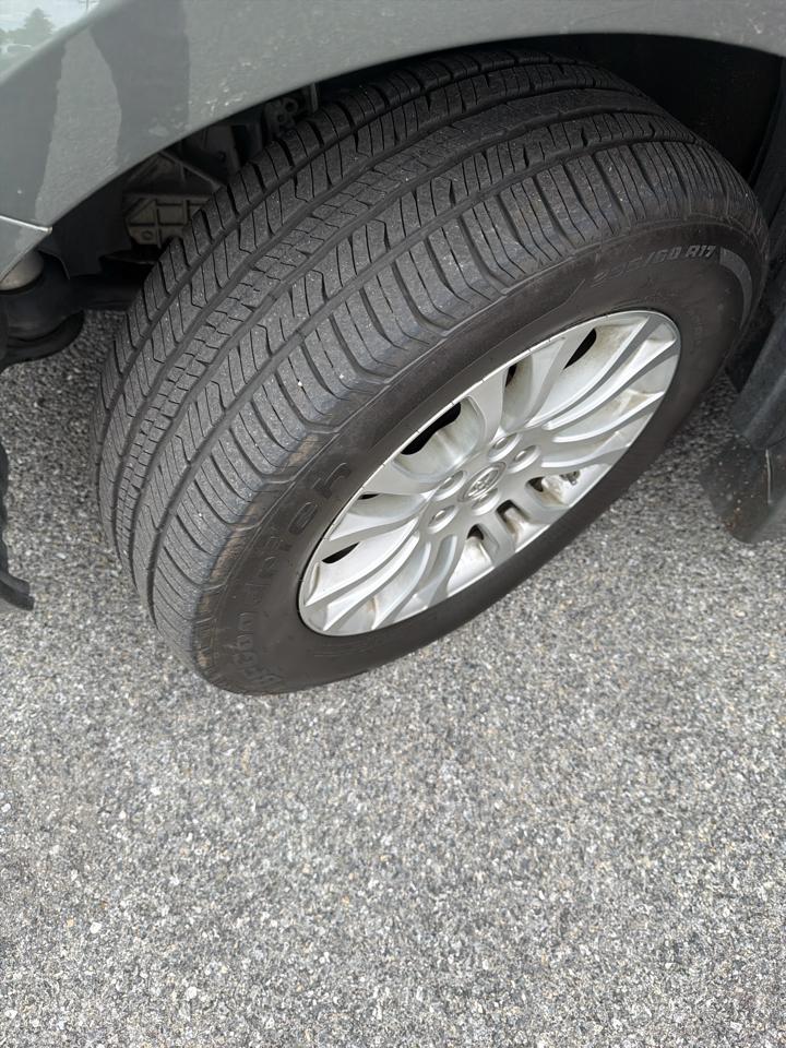 Toyota Sienna 5dr 7-Pass Van V6 XLE AAS FWD (Natl) 2013
