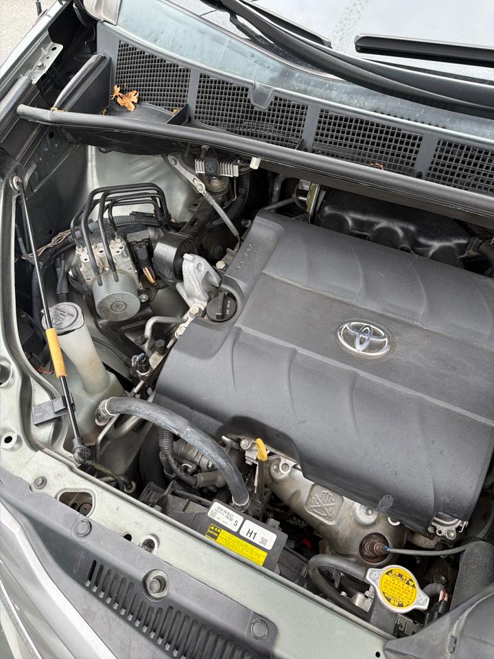 Toyota Sienna 5dr 7-Pass Van V6 XLE AAS FWD (Natl) 2013
