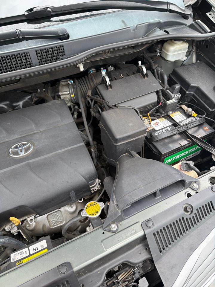 Toyota Sienna 5dr 7-Pass Van V6 XLE AAS FWD (Natl) 2013