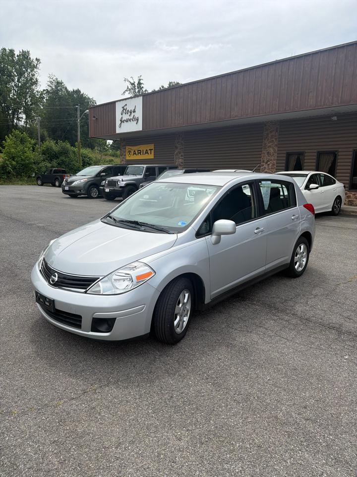 Nissan Versa 5dr HB Auto 1.8 S 2012