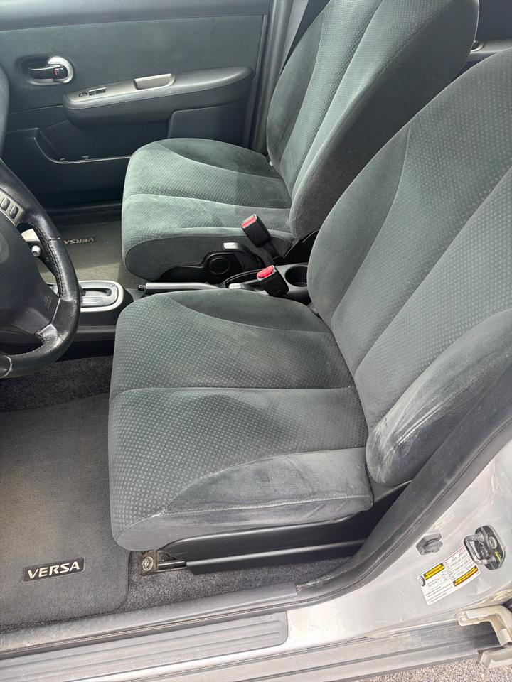 Nissan Versa 5dr HB Auto 1.8 S 2012