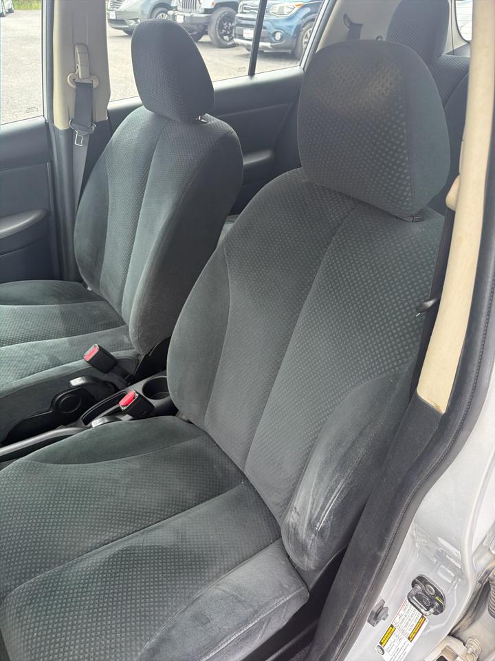Nissan Versa 5dr HB Auto 1.8 S 2012