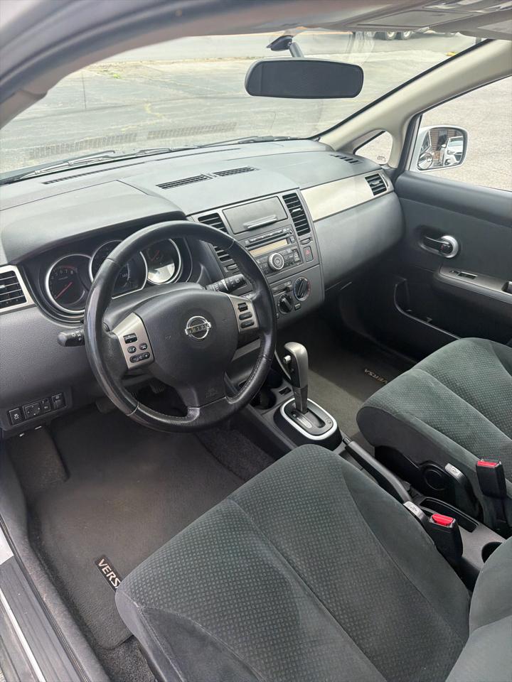 Nissan Versa 5dr HB Auto 1.8 S 2012