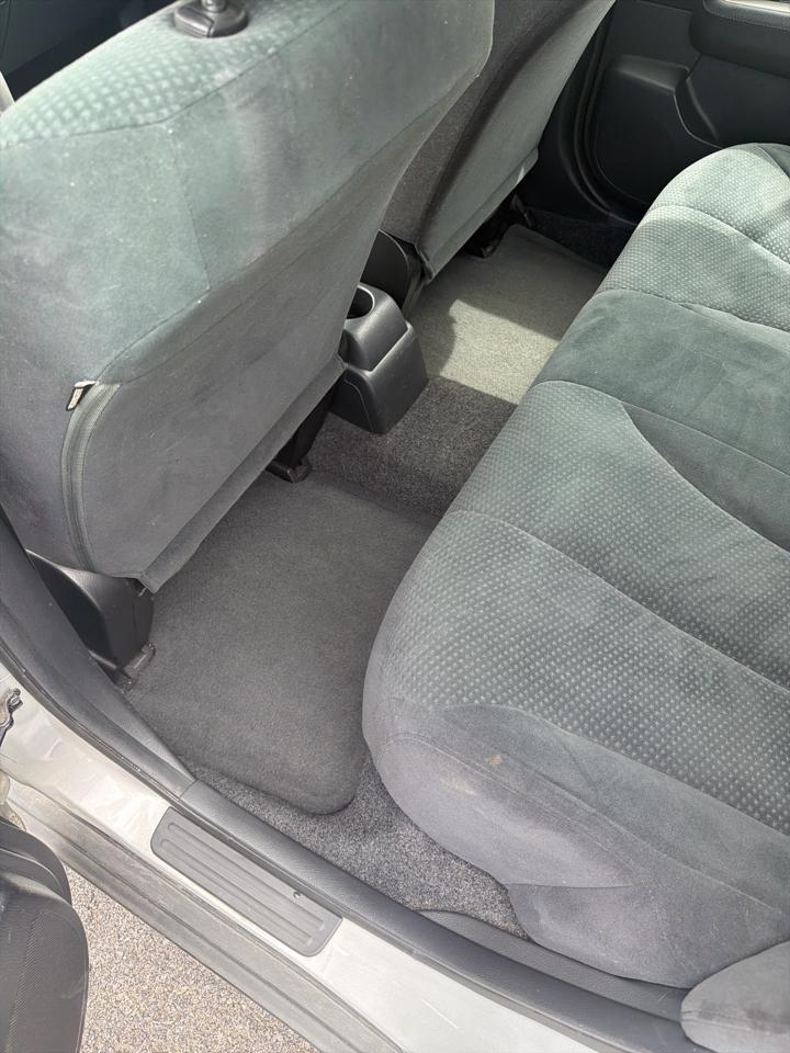 Nissan Versa 5dr HB Auto 1.8 S 2012