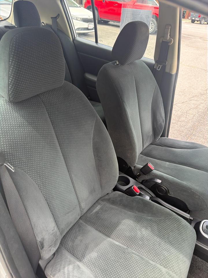 Nissan Versa 5dr HB Auto 1.8 S 2012