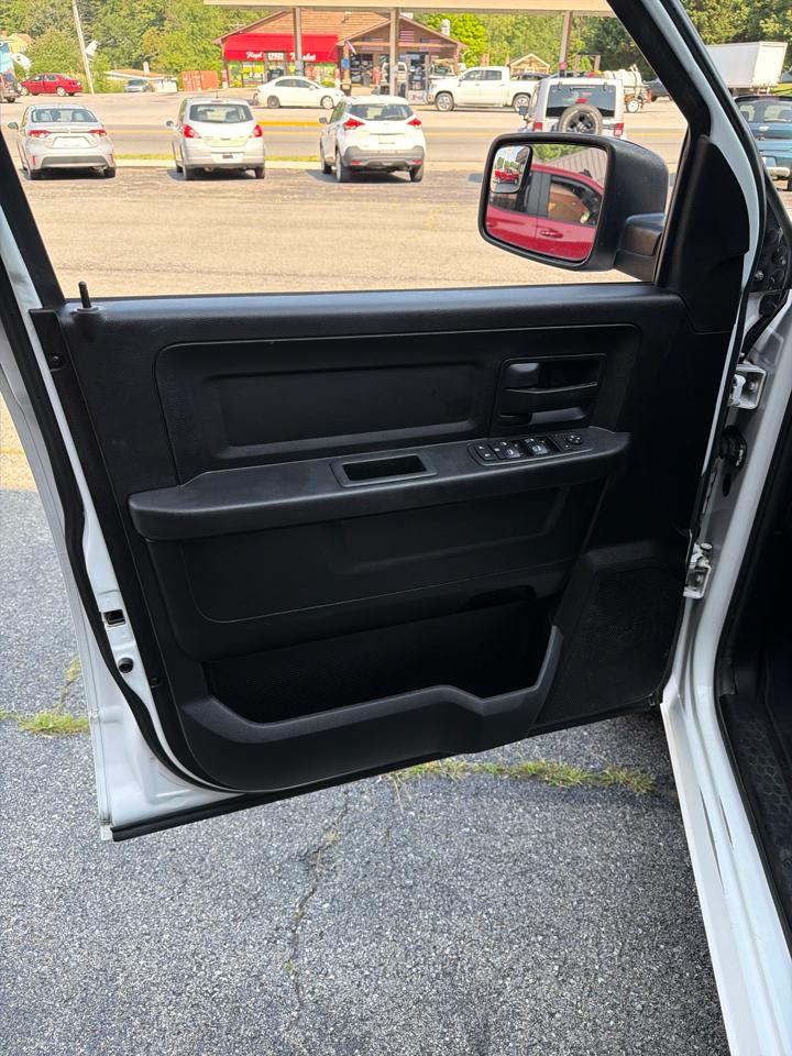 RAM 1500 Classic Tradesman 4x4 Quad Cab 6'4" Box 2019