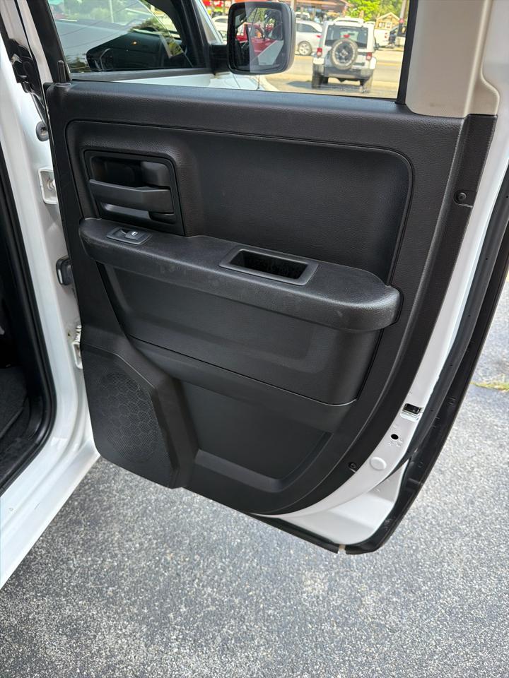 RAM 1500 Classic Tradesman 4x4 Quad Cab 6'4" Box 2019