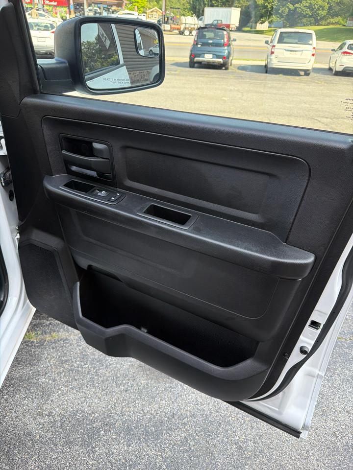 RAM 1500 Classic Tradesman 4x4 Quad Cab 6'4" Box 2019