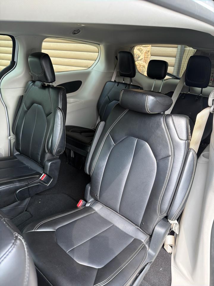 Chrysler Pacifica Touring L FWD 2024