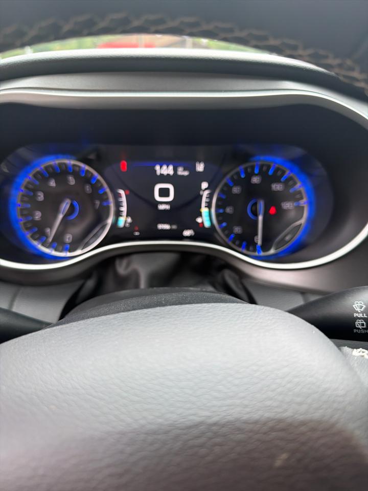 Chrysler Pacifica Touring L FWD 2024