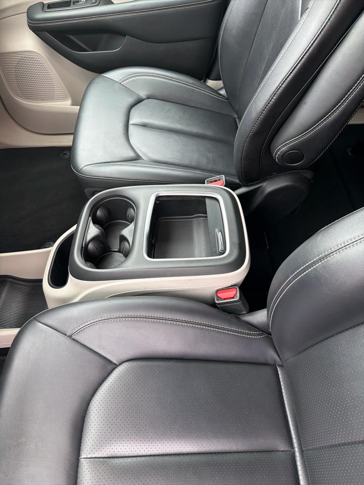 Chrysler Pacifica Touring L FWD 2024