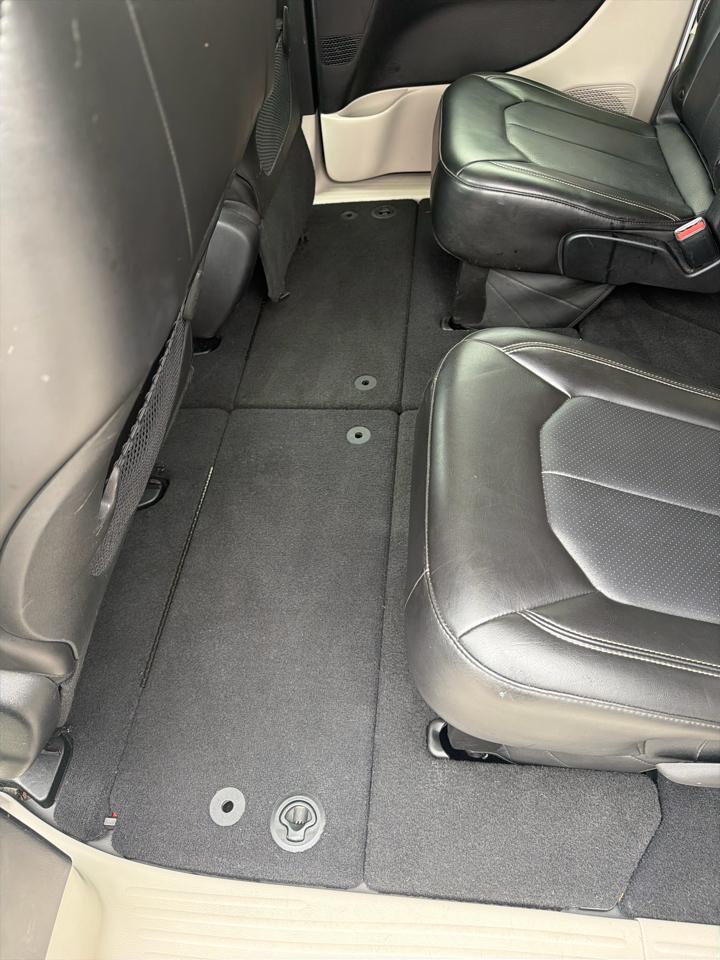 Chrysler Pacifica Touring L FWD 2024