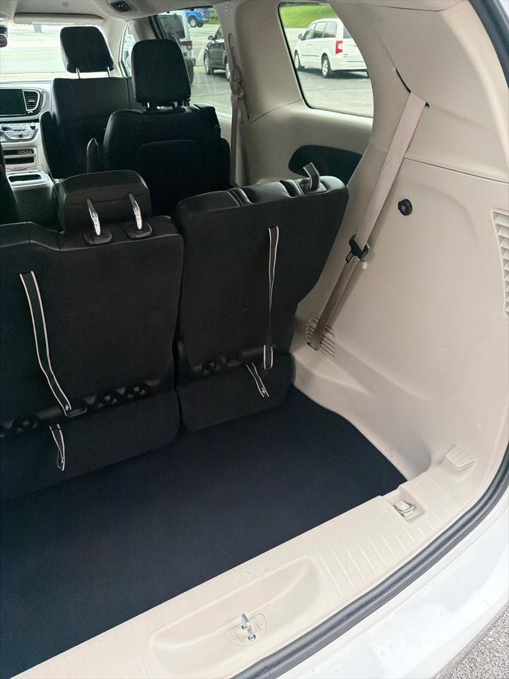 Chrysler Pacifica Touring L FWD 2024