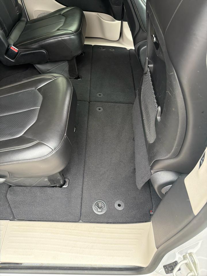 Chrysler Pacifica Touring L FWD 2024