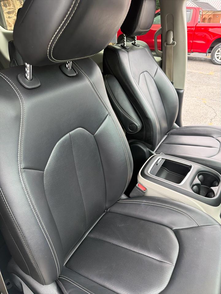 Chrysler Pacifica Touring L FWD 2024