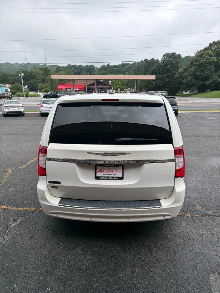 Chrysler Town & Country 4dr Wgn Touring 2011