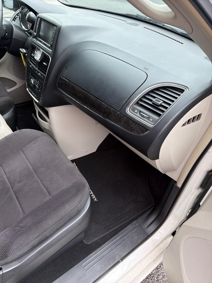Chrysler Town & Country 4dr Wgn Touring 2011
