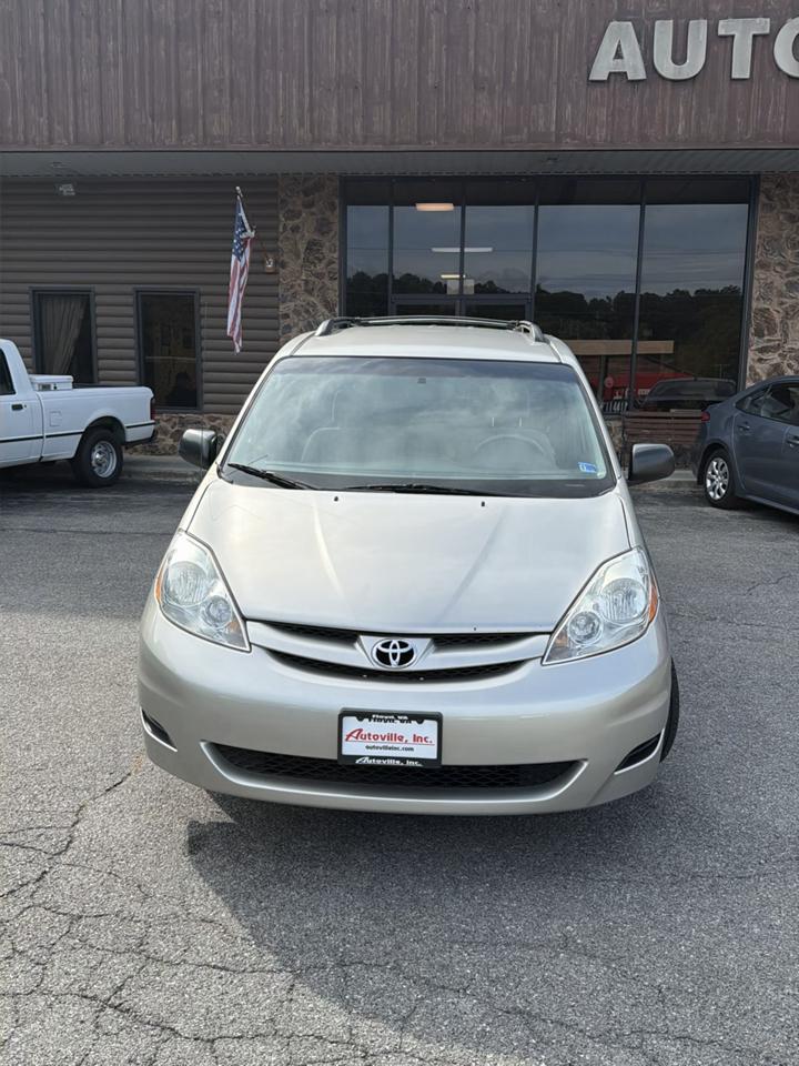 Toyota Sienna 5dr 7-Passenger Van CE FWD (Natl) 2007