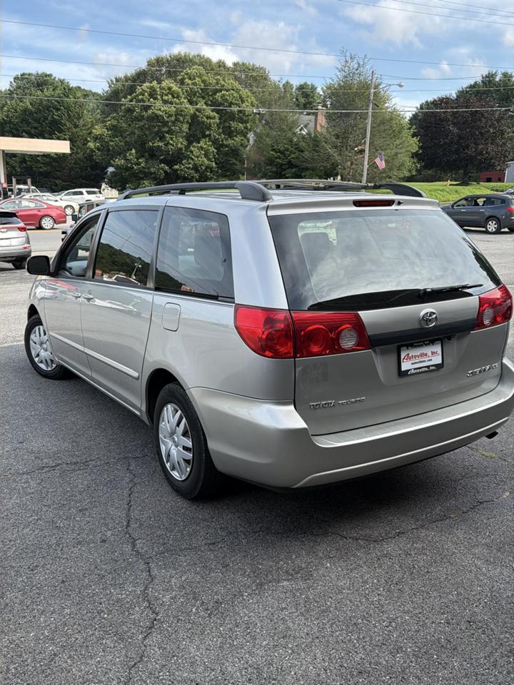 Toyota Sienna 5dr 7-Passenger Van CE FWD (Natl) 2007
