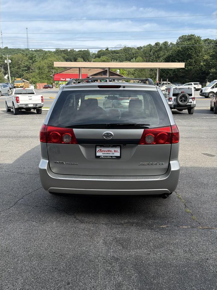 Toyota Sienna 5dr 7-Passenger Van CE FWD (Natl) 2007