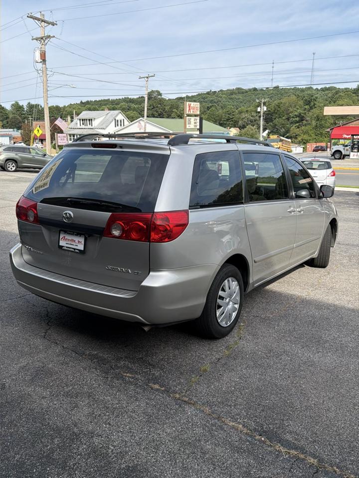 Toyota Sienna 5dr 7-Passenger Van CE FWD (Natl) 2007