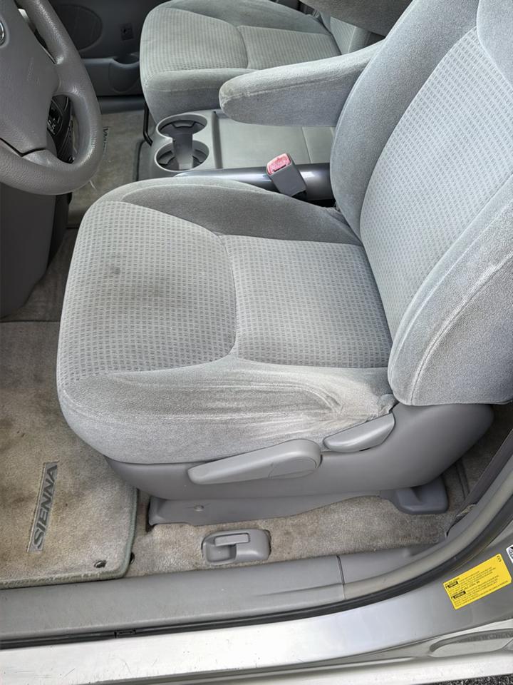 Toyota Sienna 5dr 7-Passenger Van CE FWD (Natl) 2007