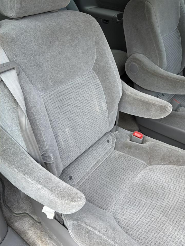 Toyota Sienna 5dr 7-Passenger Van CE FWD (Natl) 2007