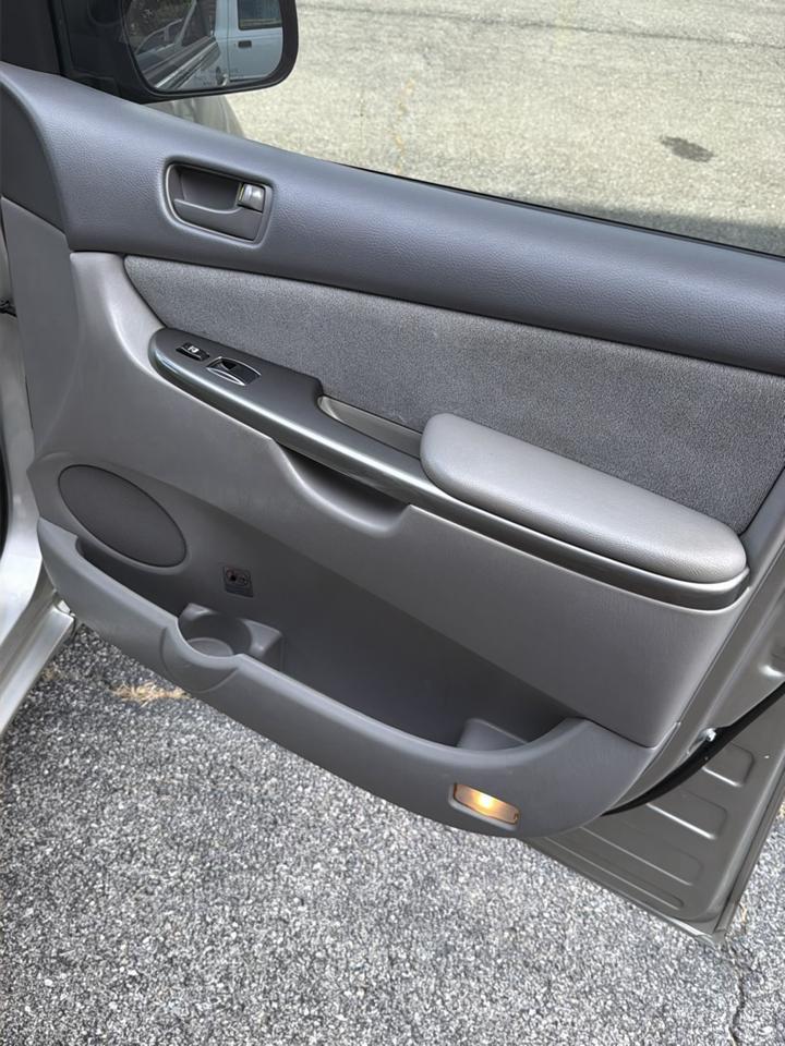 Toyota Sienna 5dr 7-Passenger Van CE FWD (Natl) 2007