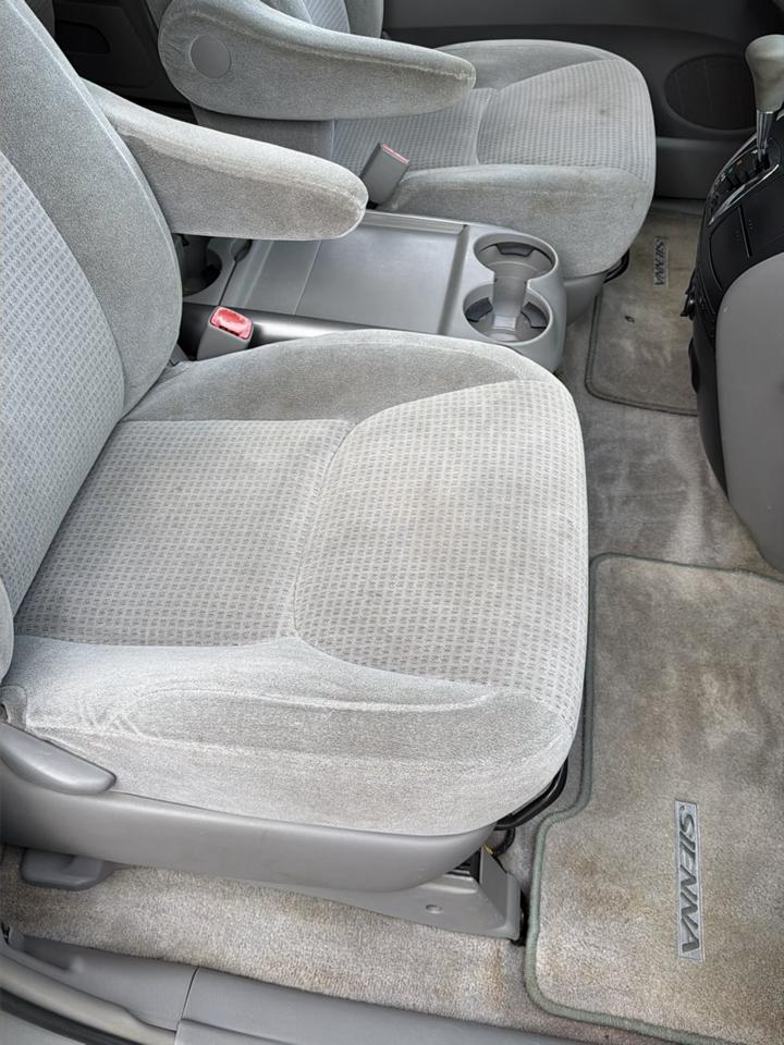 Toyota Sienna 5dr 7-Passenger Van CE FWD (Natl) 2007