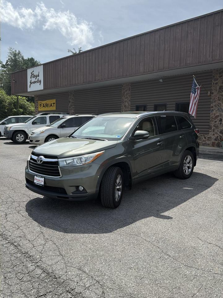 Toyota Highlander AWD 4dr V6 XLE (Natl) 2015