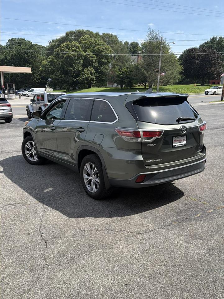 Toyota Highlander AWD 4dr V6 XLE (Natl) 2015