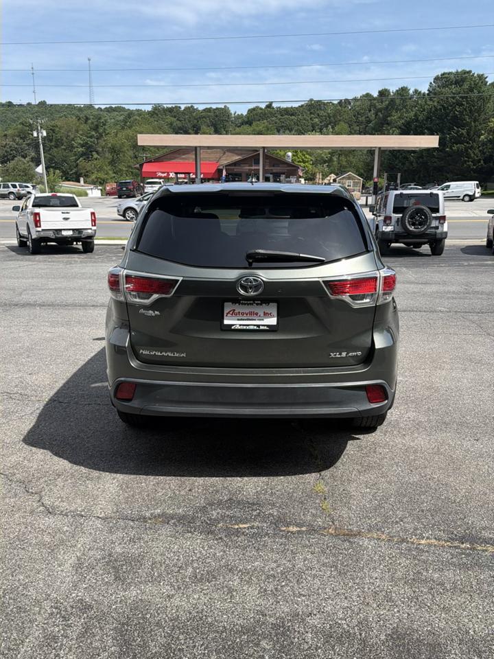 Toyota Highlander AWD 4dr V6 XLE (Natl) 2015