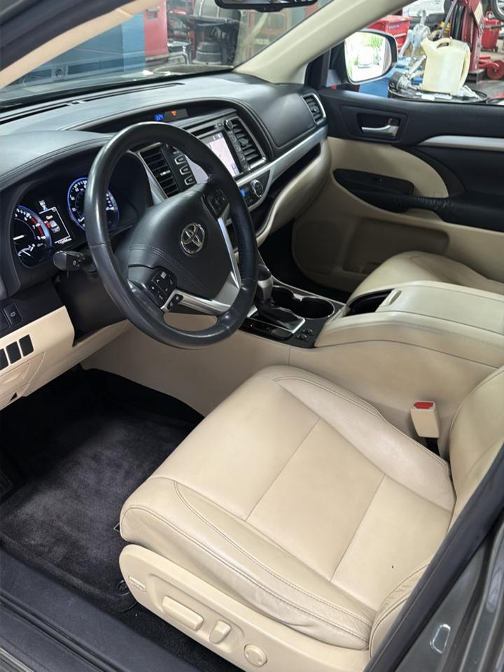 Toyota Highlander AWD 4dr V6 XLE (Natl) 2015